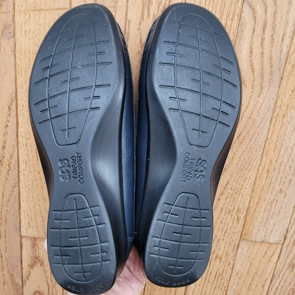 SAS Navy Blue Leather Flats - Picture 9 of 14